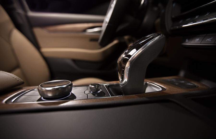 Детали интерьера Cadillac CT5 Premium Luxury 2019 года  (фото 2 из 16)